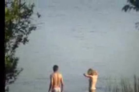 Порно видео трахаться в пруду